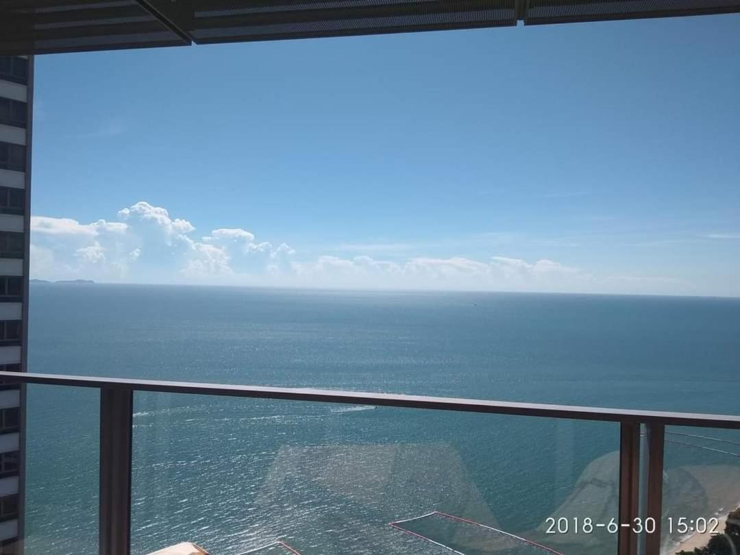 Sea View Apartment In Pattaya Luaran gambar