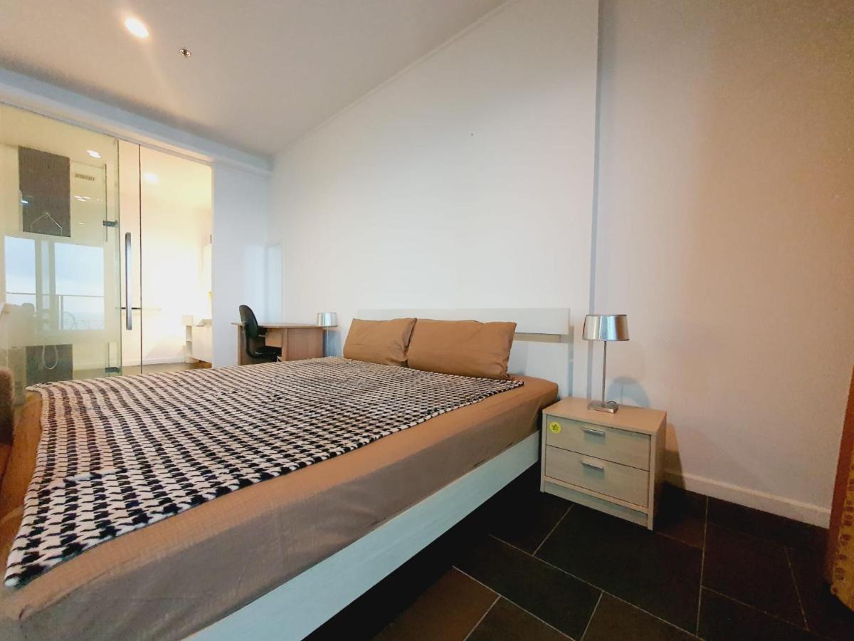 Sea View Apartment In Pattaya Luaran gambar