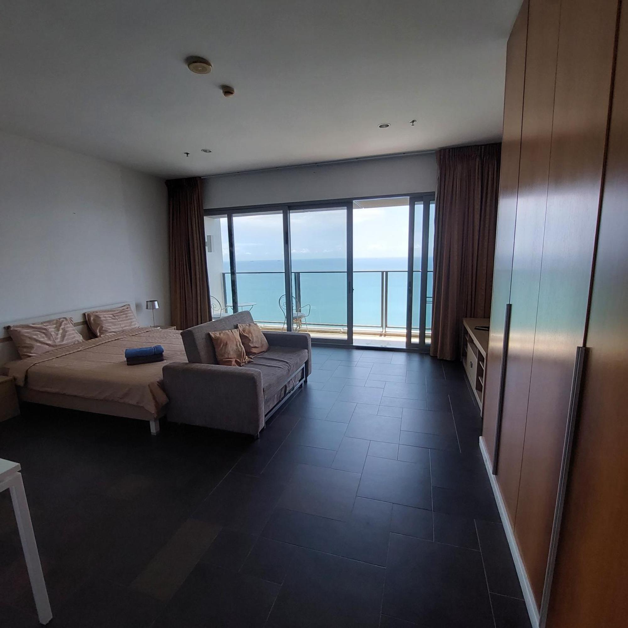 Sea View Apartment In Pattaya Luaran gambar
