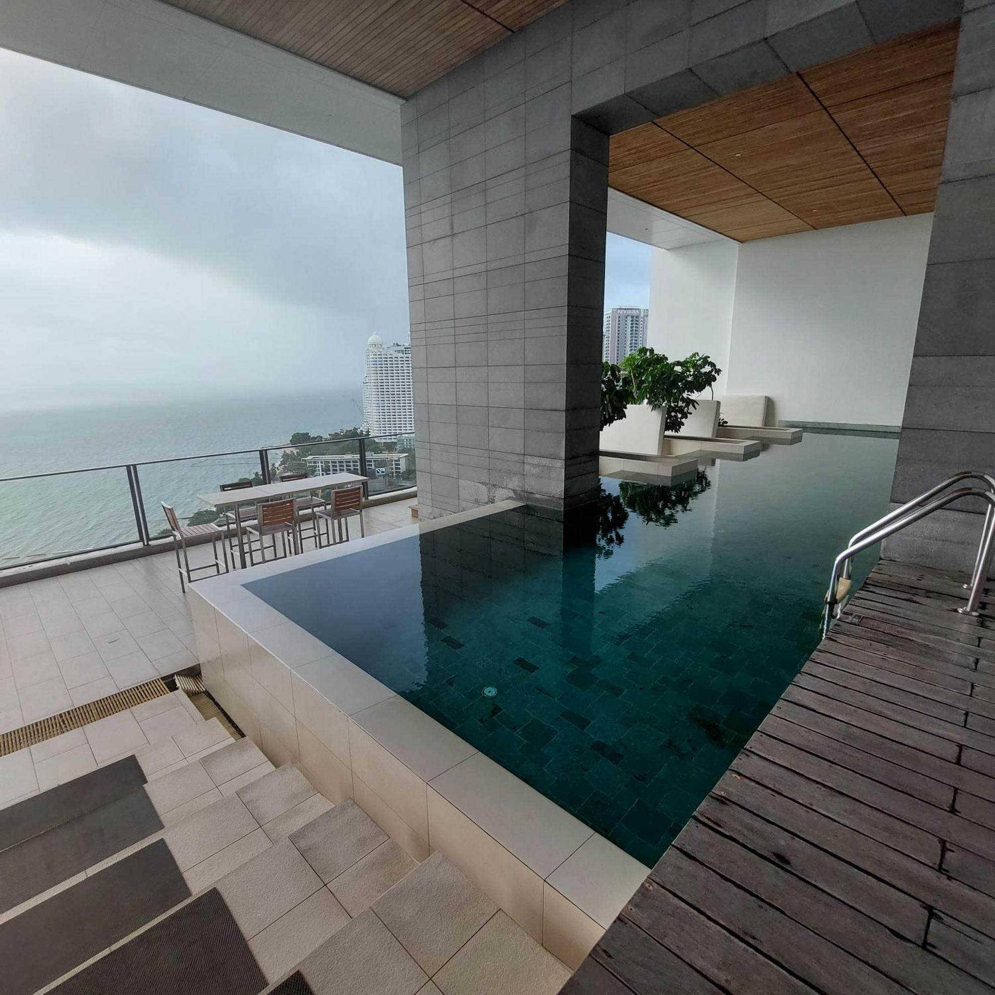 Sea View Apartment In Pattaya Luaran gambar