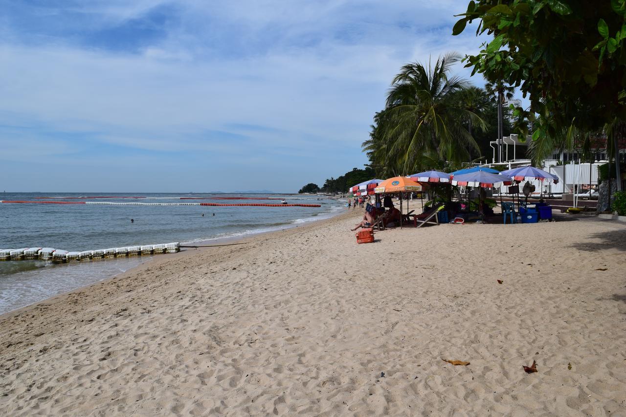 Sea View Apartment In Pattaya Luaran gambar